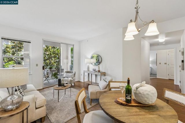 1840 Tice Creek 2217, Walnut Creek, CA 94595