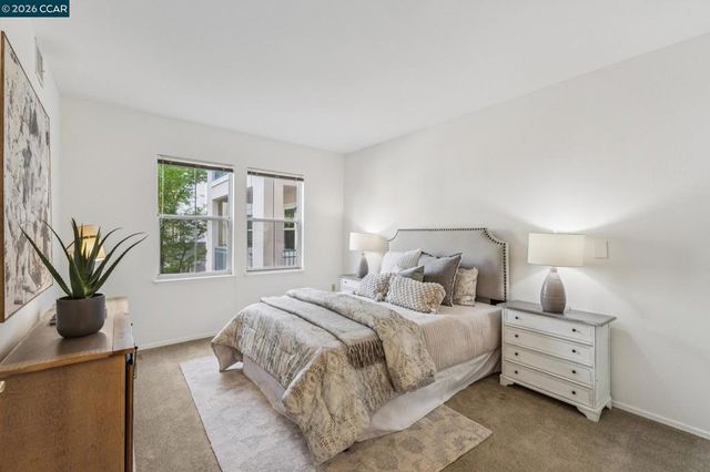 1840 Tice Creek 2217, Walnut Creek, CA 94595