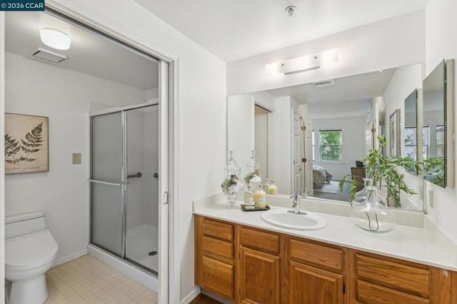 1840 Tice Creek 2217, Walnut Creek, CA 94595