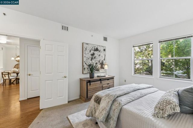 1840 Tice Creek 2217, Walnut Creek, CA 94595