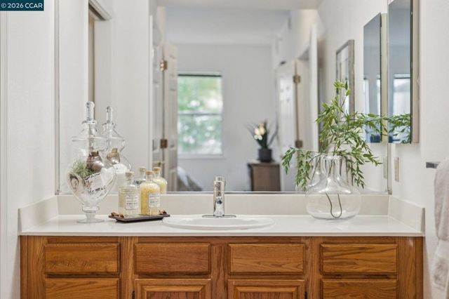 1840 Tice Creek 2217, Walnut Creek, CA 94595