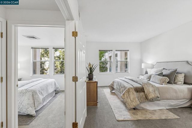 1840 Tice Creek 2217, Walnut Creek, CA 94595