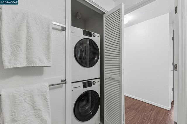 1840 Tice Creek 2217, Walnut Creek, CA 94595