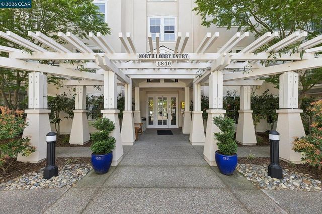 1840 Tice Creek 2217, Walnut Creek, CA 94595