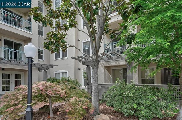 1840 Tice Creek 2217, Walnut Creek, CA 94595