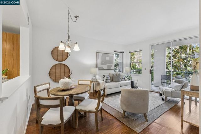 1840 Tice Creek 2217, Walnut Creek, CA 94595