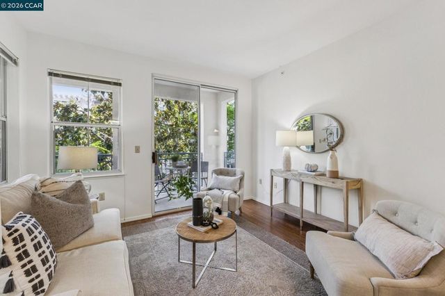 1840 Tice Creek 2217, Walnut Creek, CA 94595