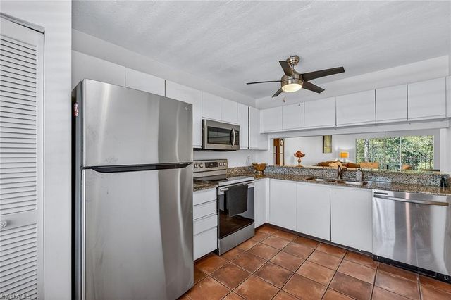 3021 Sandpiper Bay CIR E206, Naples, FL 34112