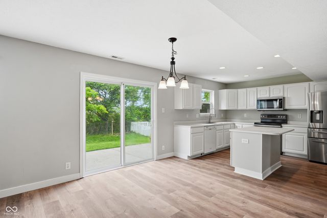 9220 N Coral Reef Road, Mccordsville, IN 46055