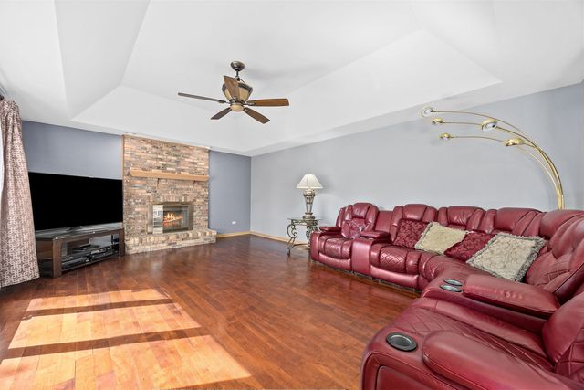 13201 Meadow Hill Lane, Lemont, IL 60439