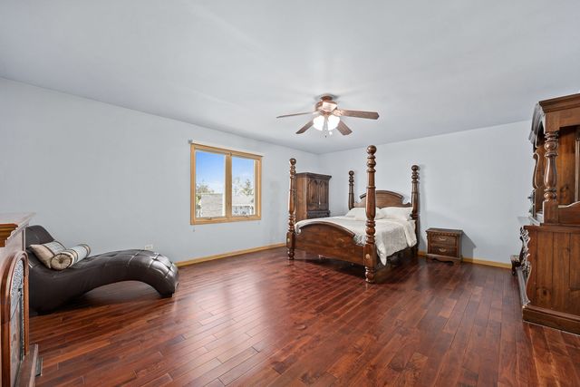 13201 Meadow Hill Lane, Lemont, IL 60439