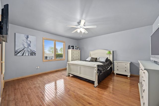 13201 Meadow Hill Lane, Lemont, IL 60439