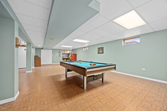 13201 Meadow Hill Lane, Lemont, IL 60439