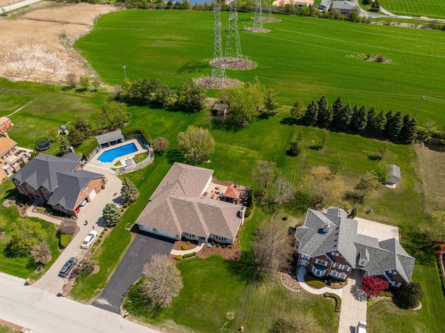 13201 Meadow Hill Lane, Lemont, IL 60439