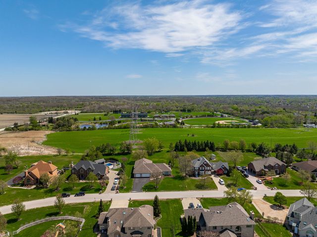 13201 Meadow Hill Lane, Lemont, IL 60439