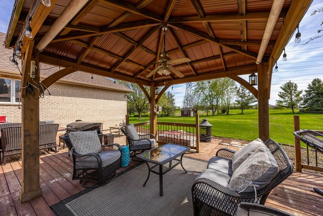 13201 Meadow Hill Lane, Lemont, IL 60439