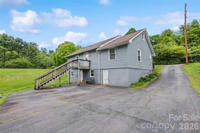 48 Medford Avenue, Waynesville, NC 28786
