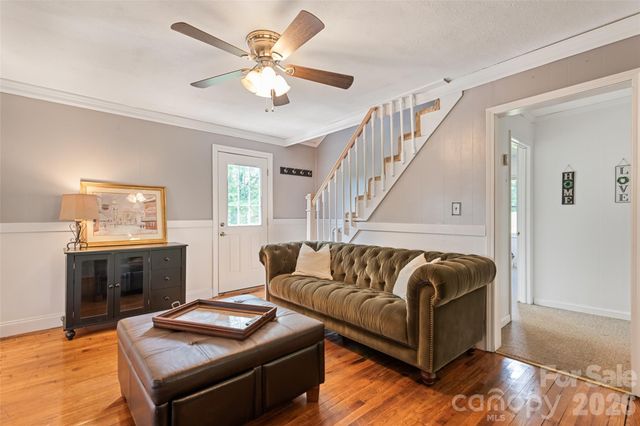 48 Medford Avenue, Waynesville, NC 28786