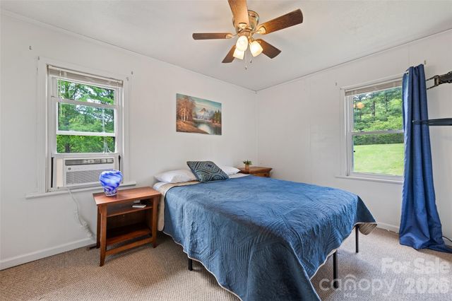 48 Medford Avenue, Waynesville, NC 28786