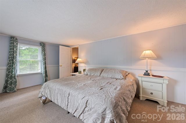 48 Medford Avenue, Waynesville, NC 28786