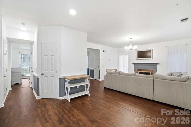 8725 Londonshire Drive, Charlotte, NC 28216