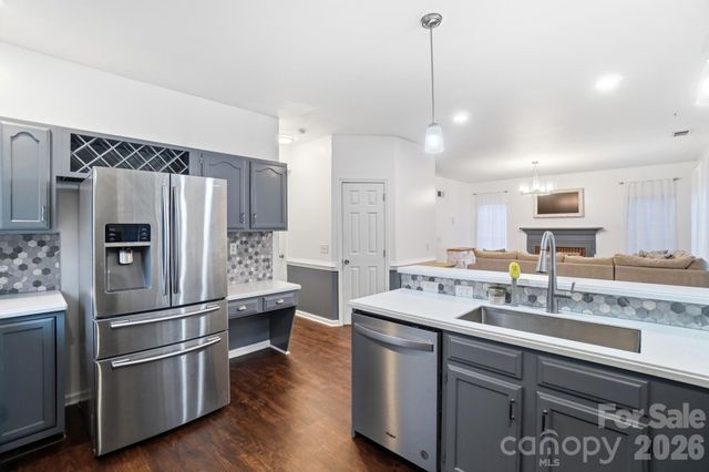 8725 Londonshire Drive, Charlotte, NC 28216