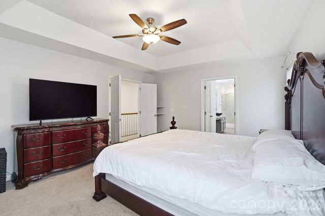 8725 Londonshire Drive, Charlotte, NC 28216