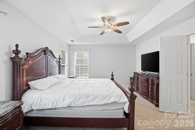 8725 Londonshire Drive, Charlotte, NC 28216