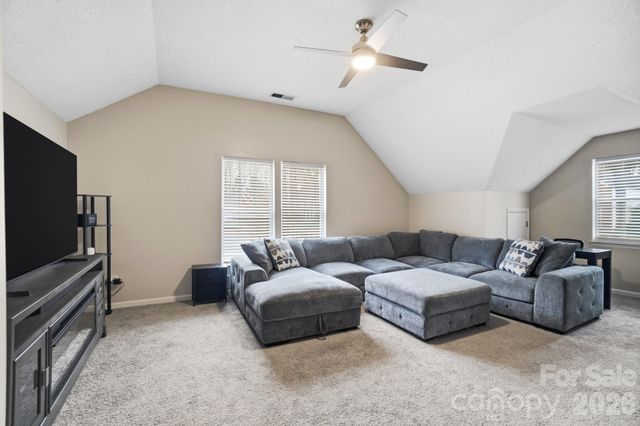 8725 Londonshire Drive, Charlotte, NC 28216