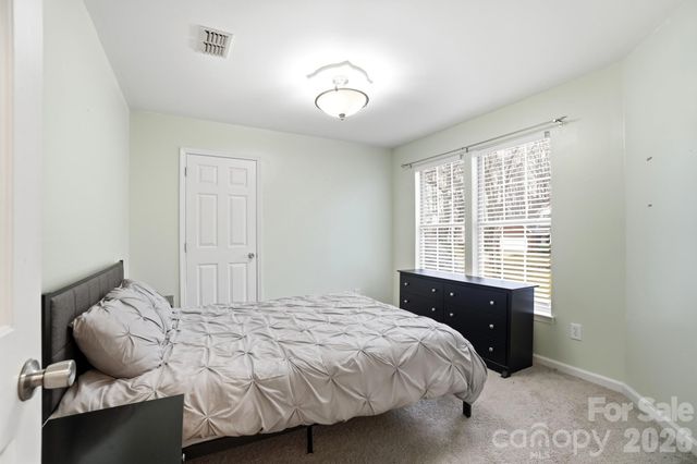 8725 Londonshire Drive, Charlotte, NC 28216