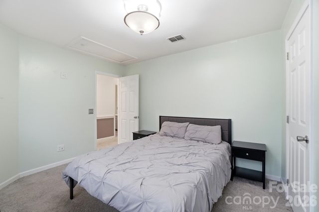 8725 Londonshire Drive, Charlotte, NC 28216