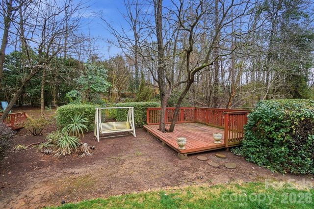 8725 Londonshire Drive, Charlotte, NC 28216