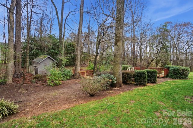 8725 Londonshire Drive, Charlotte, NC 28216