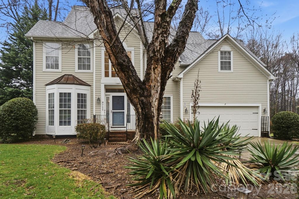 8725 Londonshire Drive, Charlotte, NC 28216