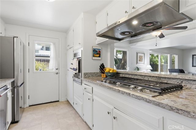 2558 Seahorse Avenue, Ventura, CA 93001