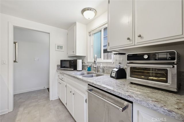 2558 Seahorse Avenue, Ventura, CA 93001