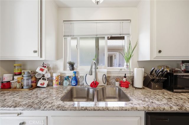 2558 Seahorse Avenue, Ventura, CA 93001