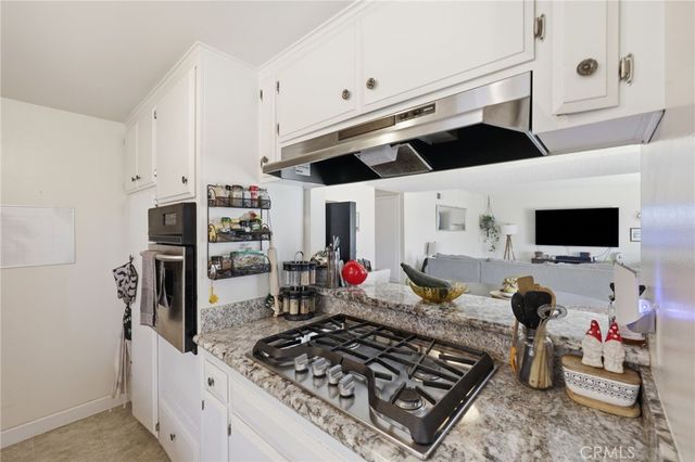 2558 Seahorse Avenue, Ventura, CA 93001