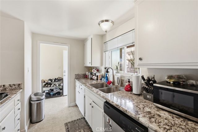 2558 Seahorse Avenue, Ventura, CA 93001