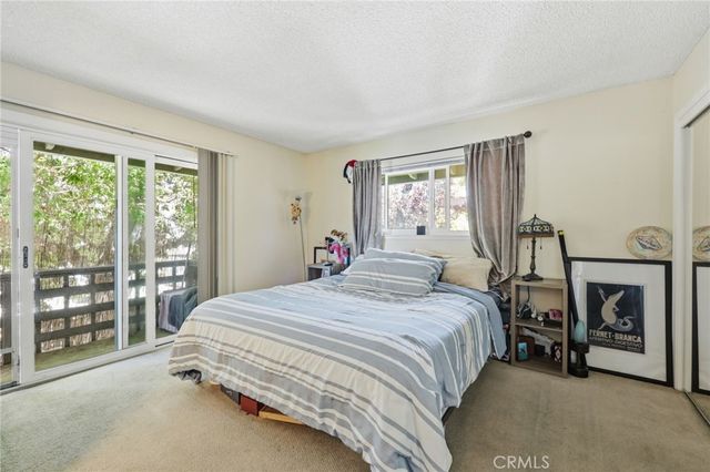2558 Seahorse Avenue, Ventura, CA 93001