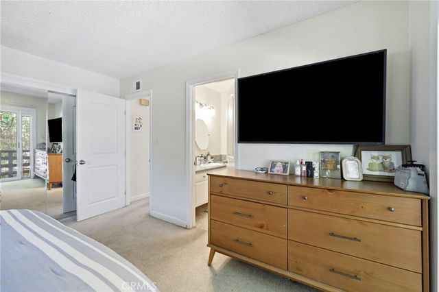 2558 Seahorse Avenue, Ventura, CA 93001