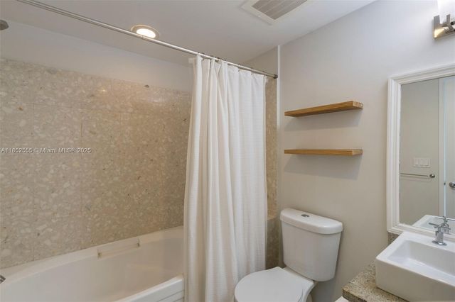 185 SW 7th St 3410, Miami, FL 33130
