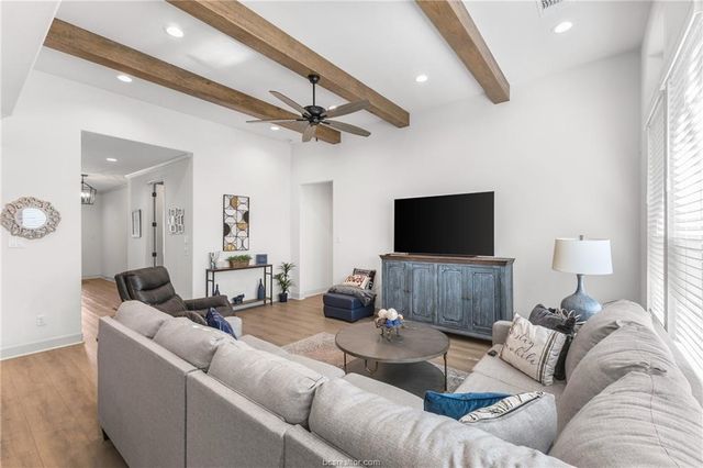 1614 Briscoe Manor Court, College Station, TX 77845