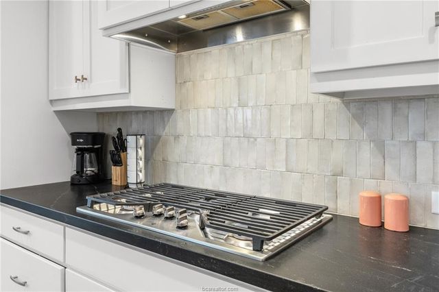 1614 Briscoe Manor Court, College Station, TX 77845