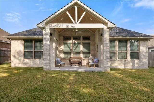 1614 Briscoe Manor Court, College Station, TX 77845