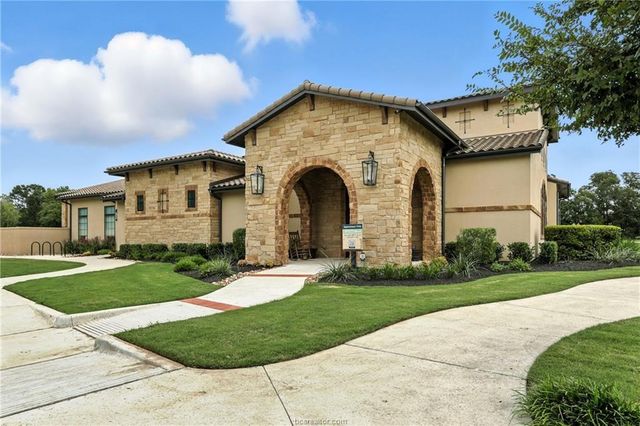 1614 Briscoe Manor Court, College Station, TX 77845