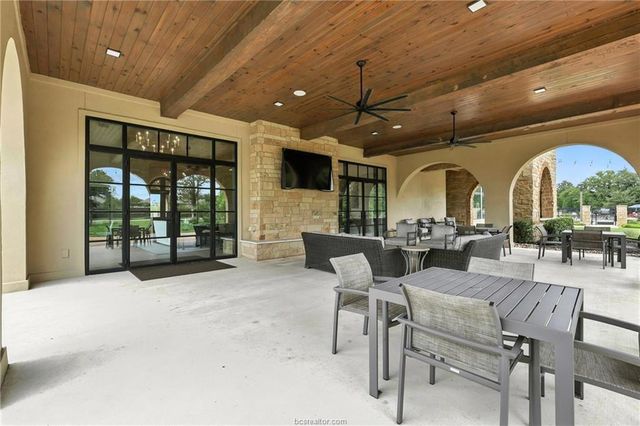 1614 Briscoe Manor Court, College Station, TX 77845