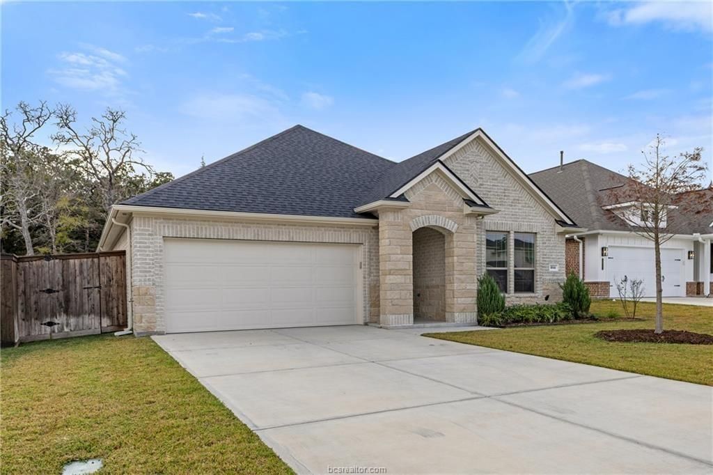 1614 Briscoe Manor Court, College Station, TX 77845