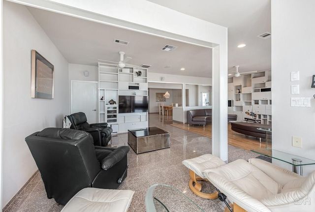 1334 Outrigger Street, Tiki Island, TX 77554