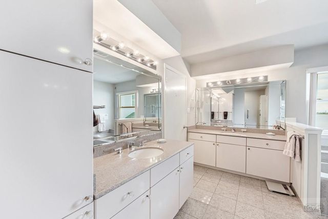 1334 Outrigger Street, Tiki Island, TX 77554